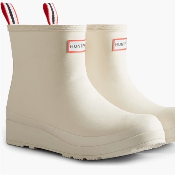 Hunter Shoes - Hunter Play Short Faux Shearling Lined
Waterproof Rain Boots Size 8